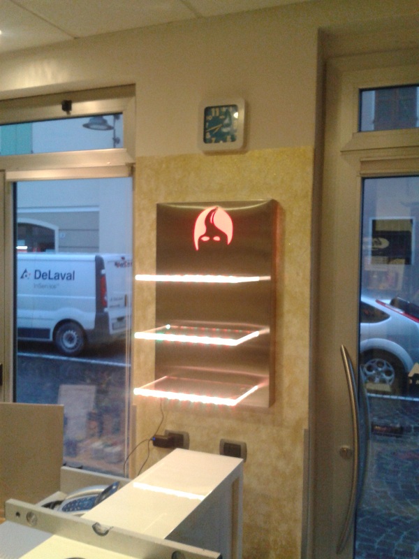 VETRINA_LED VETRINA_LED