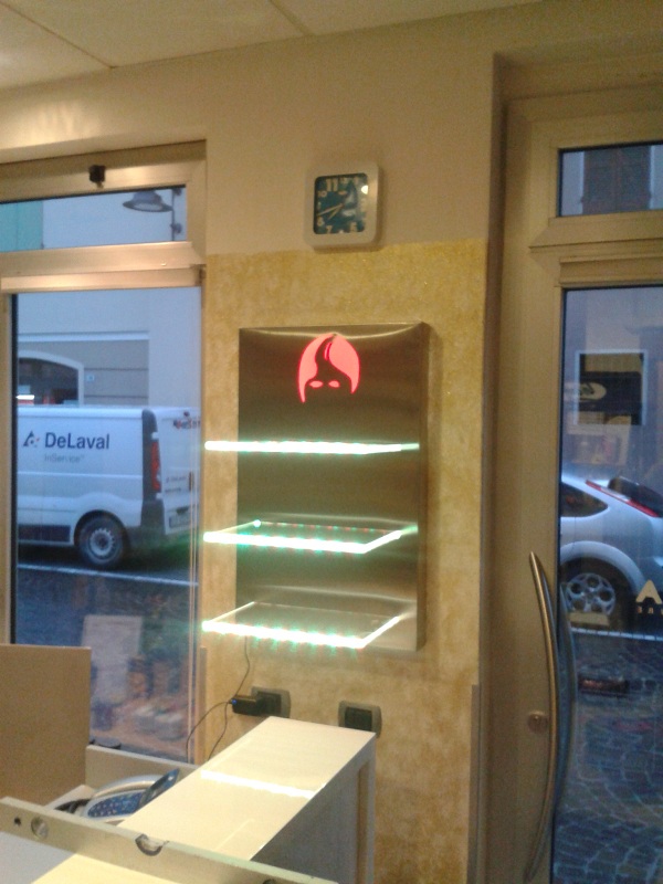 VETRINA_LED_1 VETRINA_LED_1